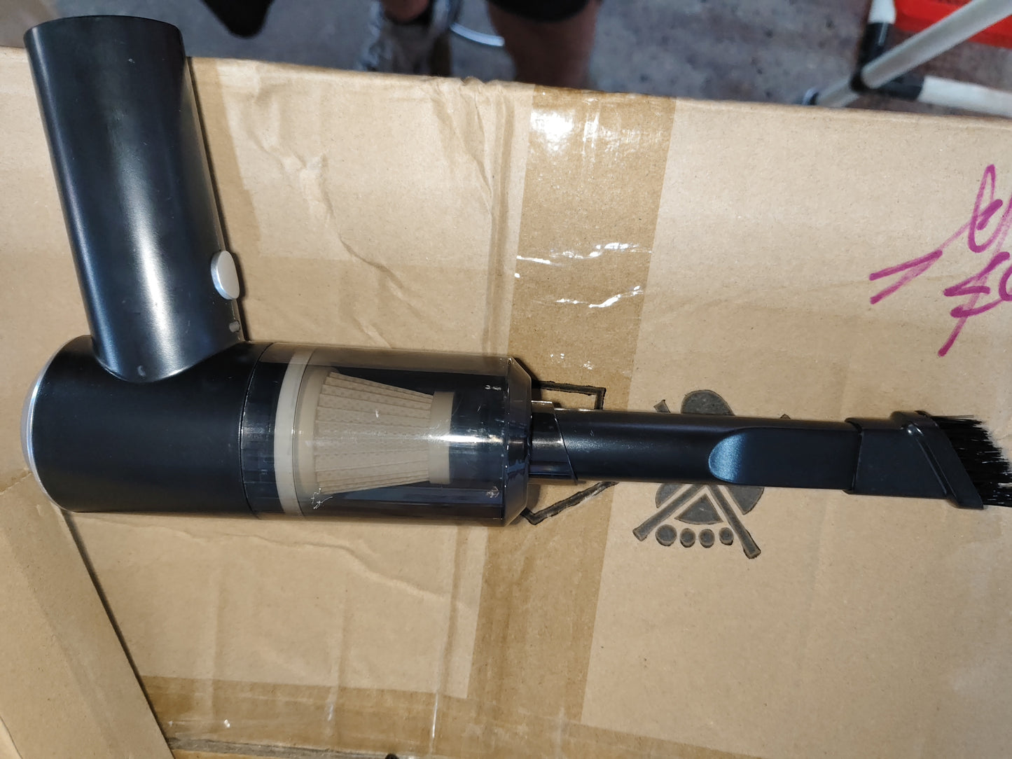 Household Wireless Rechargeable Wet And Dry Mini Vacuum Cleaner