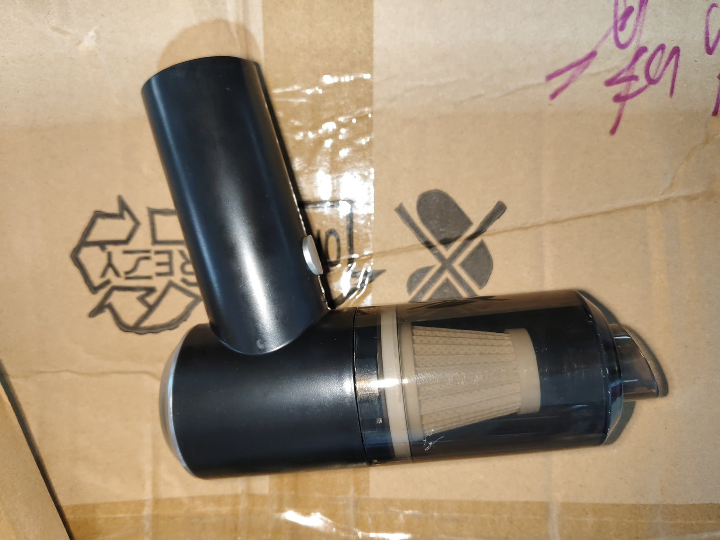 Household Wireless Rechargeable Wet And Dry Mini Vacuum Cleaner